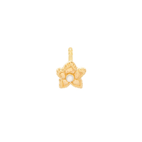 FLOWER WITH PEARL STUD OORBEL GOUD